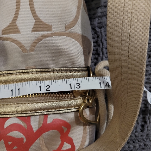 Like New Coach XL Purse with fun design! Long shoulder strap and 2 handle straps - Picture 15 of 16
